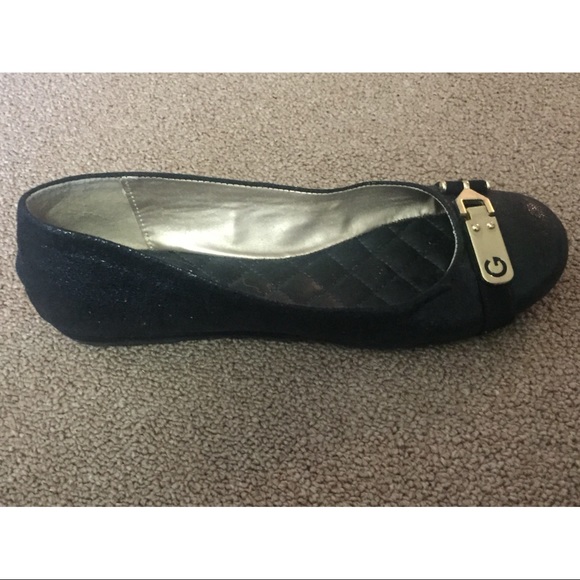 Classic Black Guess Flats - Picture 5 of 7
